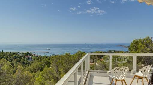 Villa with beautiful sea views for rent Villa with beautiful sea views for rent